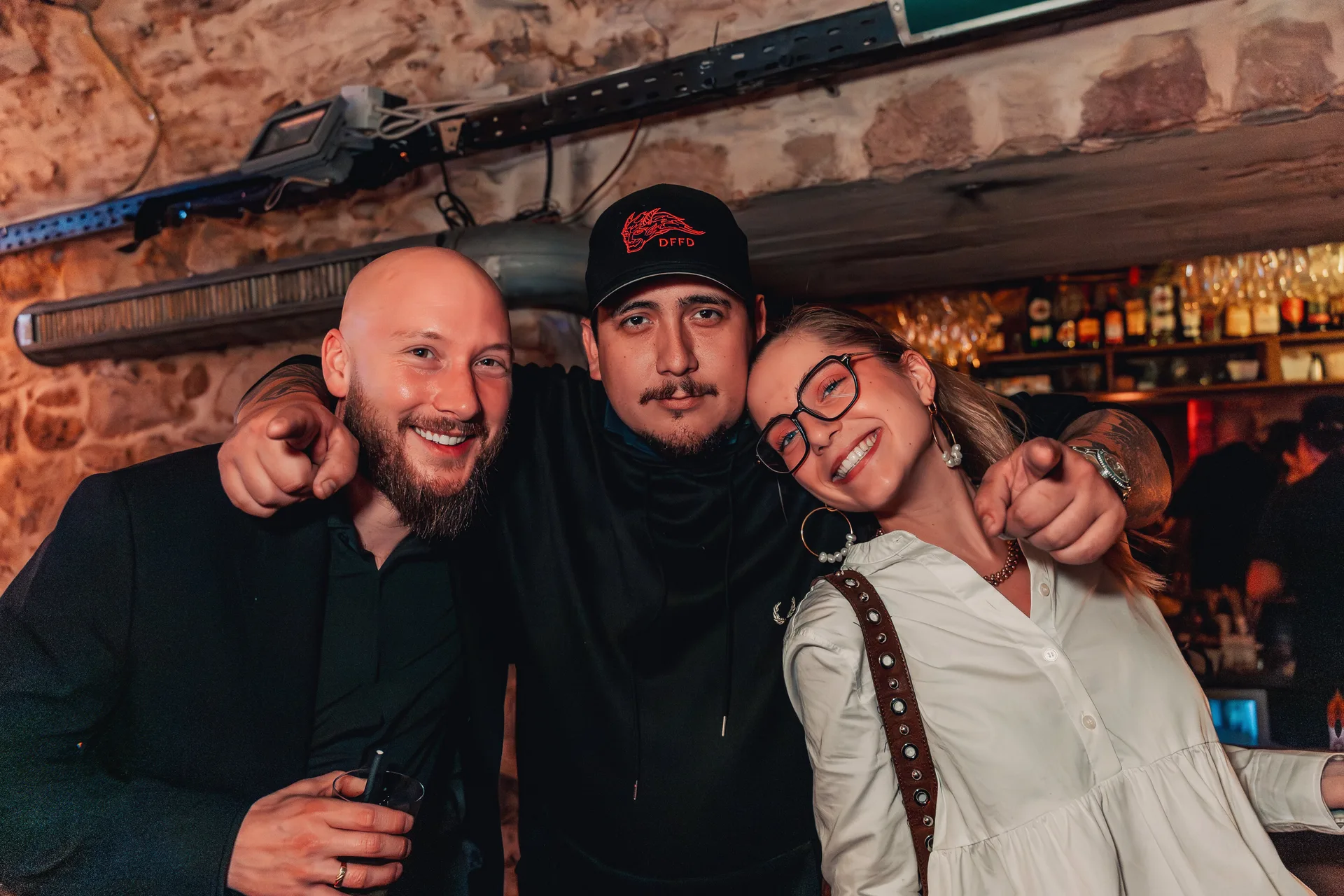 Vue de la salle du bar Apoteca lors de l'activation Kraken Luxembourg
