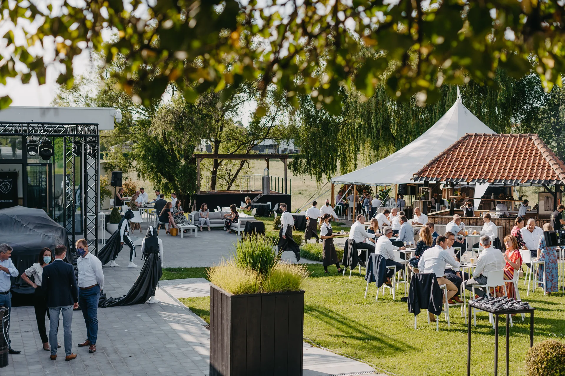 Événement corporate Peugeot au Kattebroek à Dilbeek — ambiance soirée et interactions