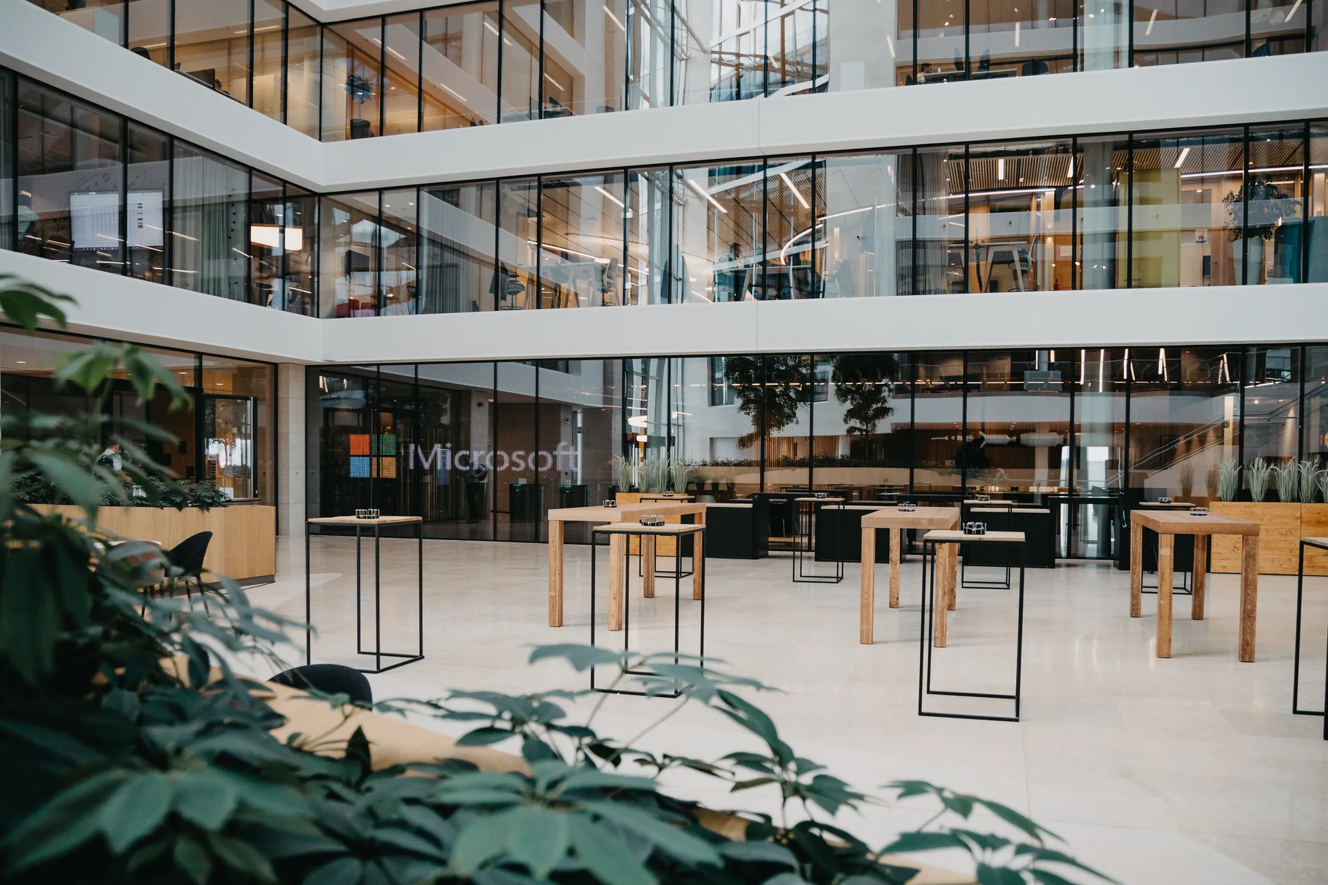 Reportage corporate Microsoft Benelux à Zaventem — équipe en situation de travail